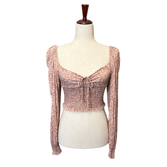 Urban Outfitters Mauve Floral Long Sleeve V-Neck Crop Top. Size XS #954 - Picture 2 of 10